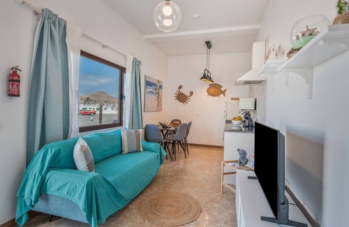 El Golfo House | Vacation Home '2' with Wi-Fi and Air Conditioning