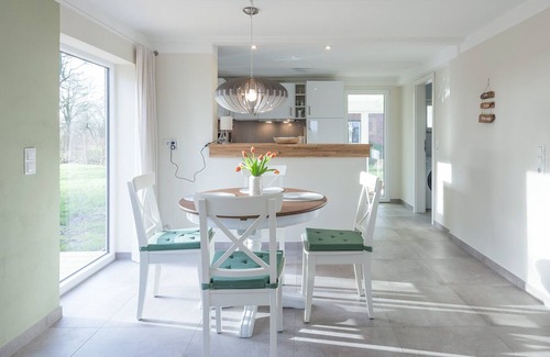 Cecilienkoog House | Vacation home Beltringharde in Reußenköge for up to 4 people