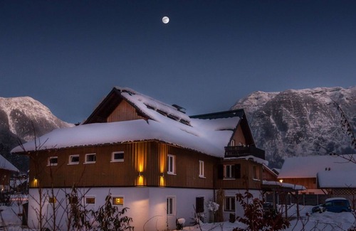 Obertraun House | Vacation home for 20 guests with 345m² in Obertraun (186615)