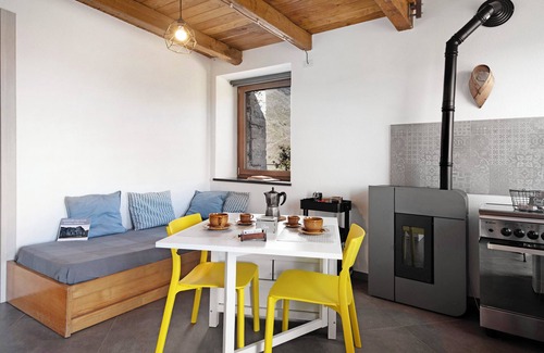 San Colombano Certenoli House | Vacation Home "Nature House Custu Giancu" with Mountain View, Pool & Wi-Fi