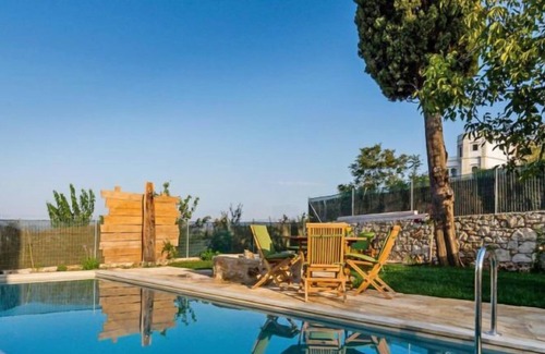 Kastellos House | Vacation home Kastellos Old House in Georgioupoli - 7 persons, 3 bedrooms