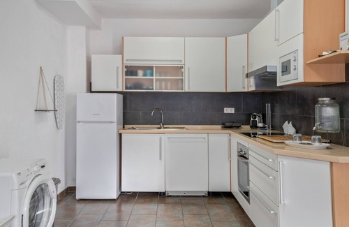 La Santa House | Vacation Home 'La Santa' with Sea View, Shared Pool and Wi-Fi