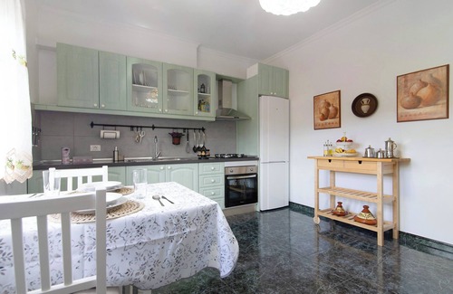 La Solana House | Vacation Home "Las Monarcas" with Mountain View, Private Terrace & Wi-Fi