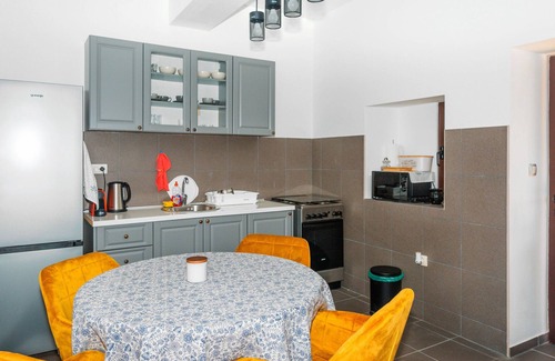 Ploce House | Vacation home Mare by Interhome