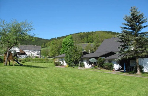 Elsoff Apartment | Vacation home Mittelhof 13 - cozy vacation home in picturesque Elsoff