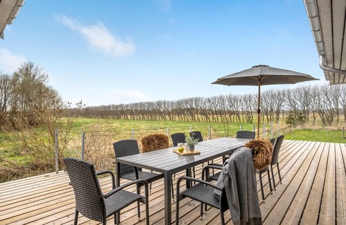 Elsegarde Strand House | Vacation home with jacuzzi for a wonderful vacation near the beach.