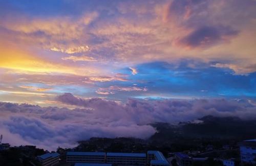 Baguio Apartment | Vacation House in Baguio with Amazing Sunset Views