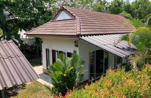 Kram House | Vacation House with tropical garden and private pool