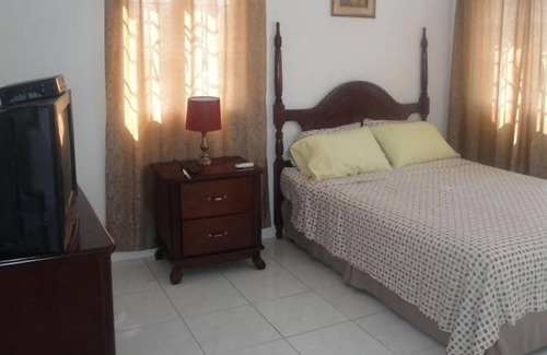Mango Walk House | VACATION VILLA WITH POOL, GATED COMMUNITY (GREAT RATES)