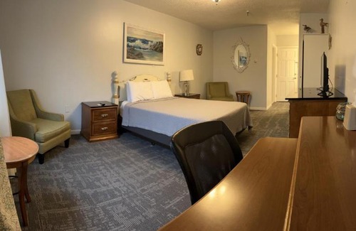 Brewer Hotel | Vacationland Inn & Suites