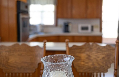 Stokes House | Vaden’s R&R Sweet charming country house to relax in with family and friends!