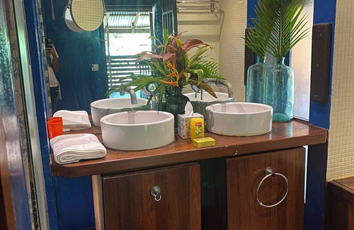 Vaitape House | Vaiotaha Lodge Tevinitahi Bungalow