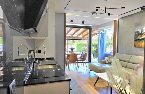 Qerek Apartment | ValaMar Apartment With Private Pool 247