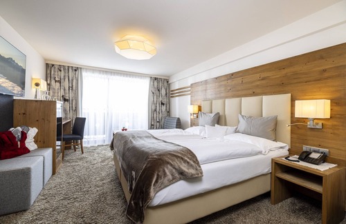 Hintertux Hotel | VALARA Alpine Art Hotel