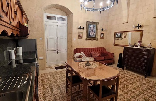 Madliena House | Valletta Ta' Golina Corner House