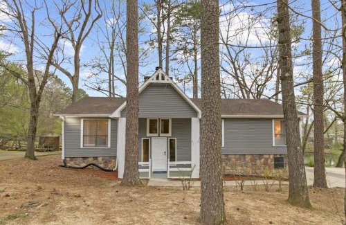 Crestline Heights House | Valley Lake Gem
