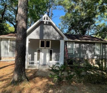 Crestline Heights House | Valley Lake Gem