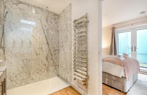 Alderbury House | Valley View Cottage-Ukc5157