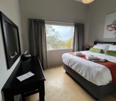 Mpofana Ski Chalet | Valley View Cottage Unit 8 Hilltop Farm