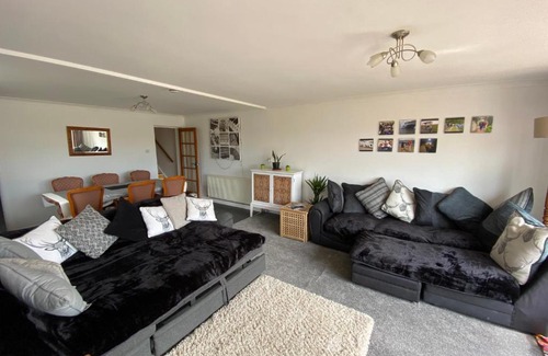 Llanteg House | Valley View