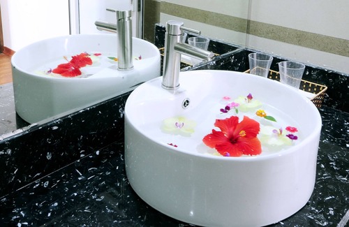 Đong Thanh Hotel | Van Giang Hotel