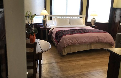 Mount Pleasant House | Vancouver west guesthouse