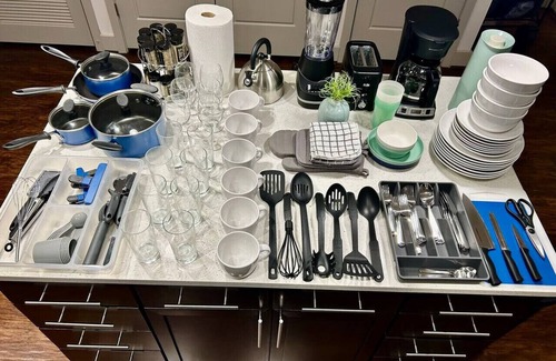 Woodlake - Briar Meadow Apartment | Vargos Longterm Gym pool 2B2B King fully equipped