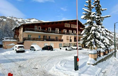Les Claux Apartment | Vars, Appart spacieux rénové 4 couchages dans chalet