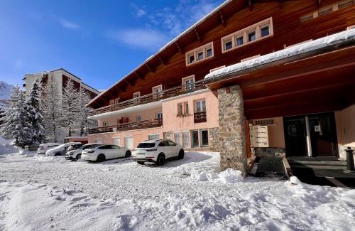 Les Claux Apartment | Vars, Appart spacieux rénové 4 couchages dans chalet