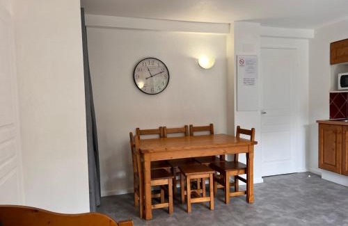 Les Claux Apartment | Vars, Appart spacieux rénové 4 couchages dans chalet