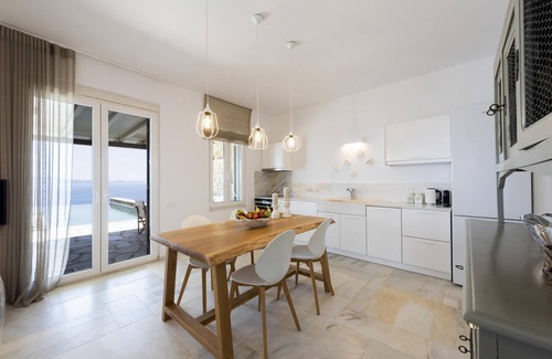 Exomvourgo Villa | Vathi Bleu Private Villas
