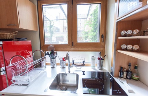 Rione XIV Borgo Apartment | Vatican luxury home Terrazzo, 2 bedrooms 2 bathrooms a 50 yds from S.Pietro