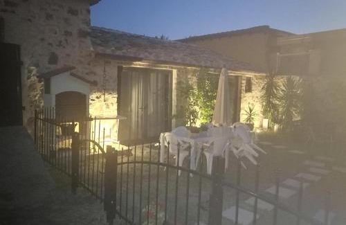 Castel del Piano House | VECCHIO CASALE QUERCETINO - ANDRONE