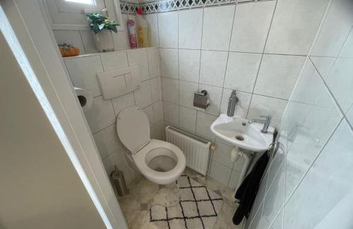 Bosgebied Hoenderloo Resort | VELUWSHOF HOENDERLOO HOLIDAYS Luxe Holidayhomes with PRIVATE JACUZZI'S - SwimmingPool - Tennis Court - Bowling - Supermarket and Children Entertainment