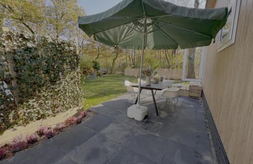 Bosgebied Hoenderloo Resort | VELUWSHOF HOENDERLOO HOLIDAYS Luxe Holidayhomes with PRIVATE JACUZZI'S - SwimmingPool - Tennis Court - Bowling - Supermarket and Children Entertainment