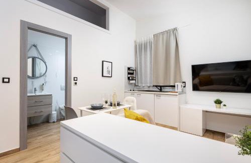 Zipari Apartment | Verdant Haven - 5 Min from the Sea