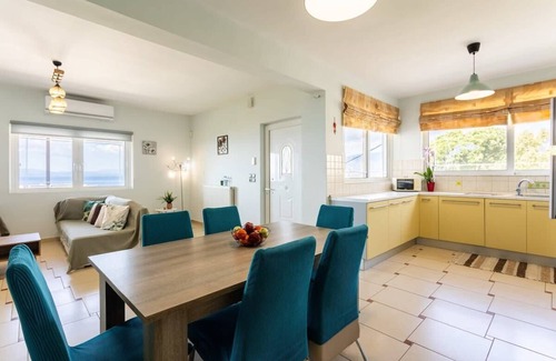 Paralia Vergas Apartment | Verga Beachside Getaway with Panoramic Seaviews