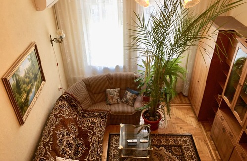 Besarabka Apartment | Very central homy place for the reasonable price)