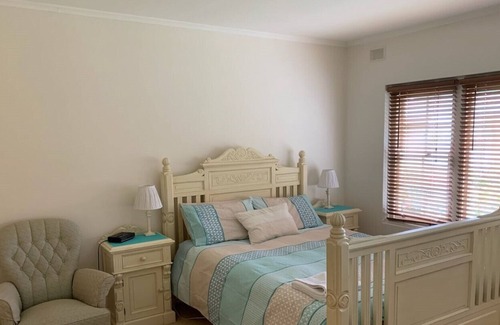 Prospect Apartment | Very close to city - a home away from home