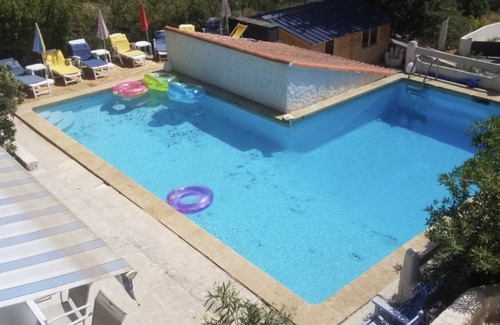 Carnoux-en-Provence Villa | Very nice air-conditioned villa for rent. 6 km away from Cassis. Very large pool