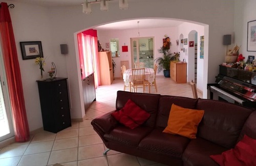 Mejannes-les-Ales Villa | Very nice comfortable villa in the middle of the oaks