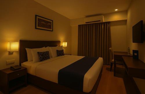 Okhla Hotel | Via The Paradise - Nr Apollo Hospital