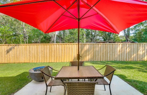 Elliott House | Vibe Villa with Backyard about 8 Mi to Shaw AFB!