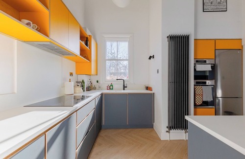 Coldharbour Apartment | Vibrant 2BD Flat, 8 Min Walk to Brixton Station