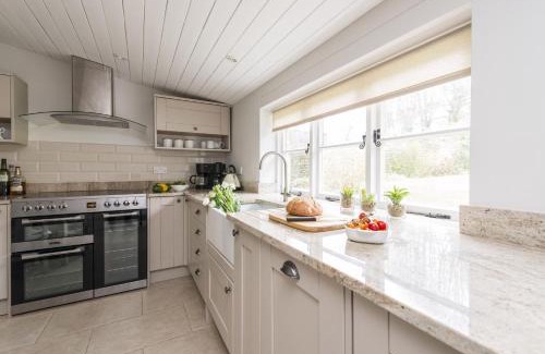 Powerstock House | Vicarage Cottage