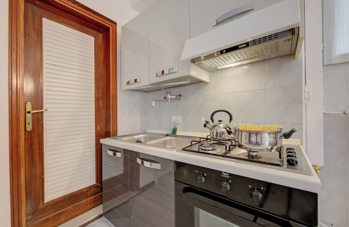 Barbarano Apartment | Vicolo 42-private Terrace-200m Lake