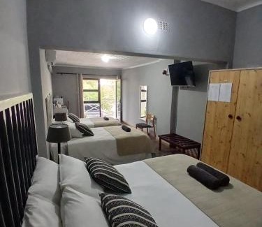 Beaufort West House | Victoria Oaks Beaufort West Guesthouse