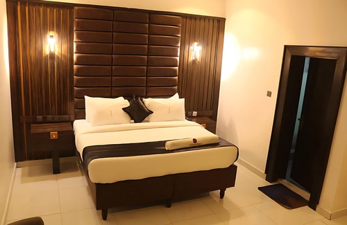 Asaba Hotel | Victorian Bloom Hotel and Resort