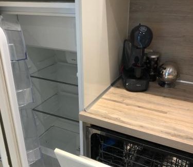 Antibes City Centre Apartment | Vieil Antibes, ravissant 2p avec petite terrasse