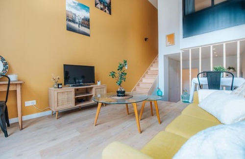 Old Lille Apartment | Vieux Lille Village Cottage